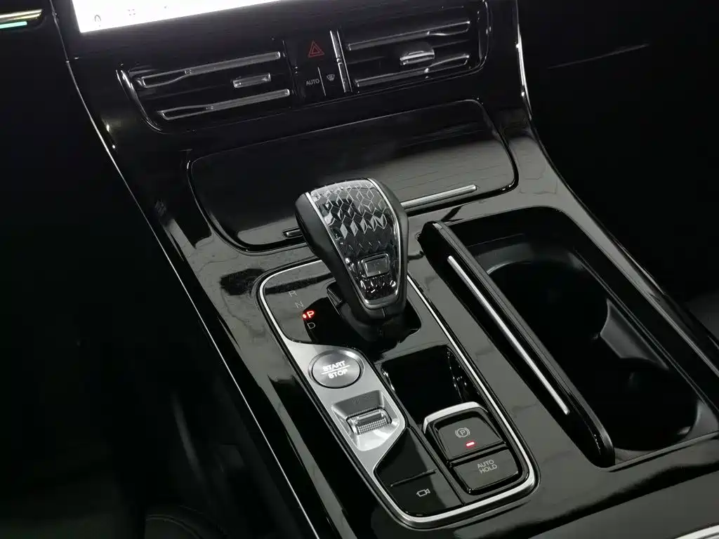 GAC Trumpchi M8 2024 — фото 13
