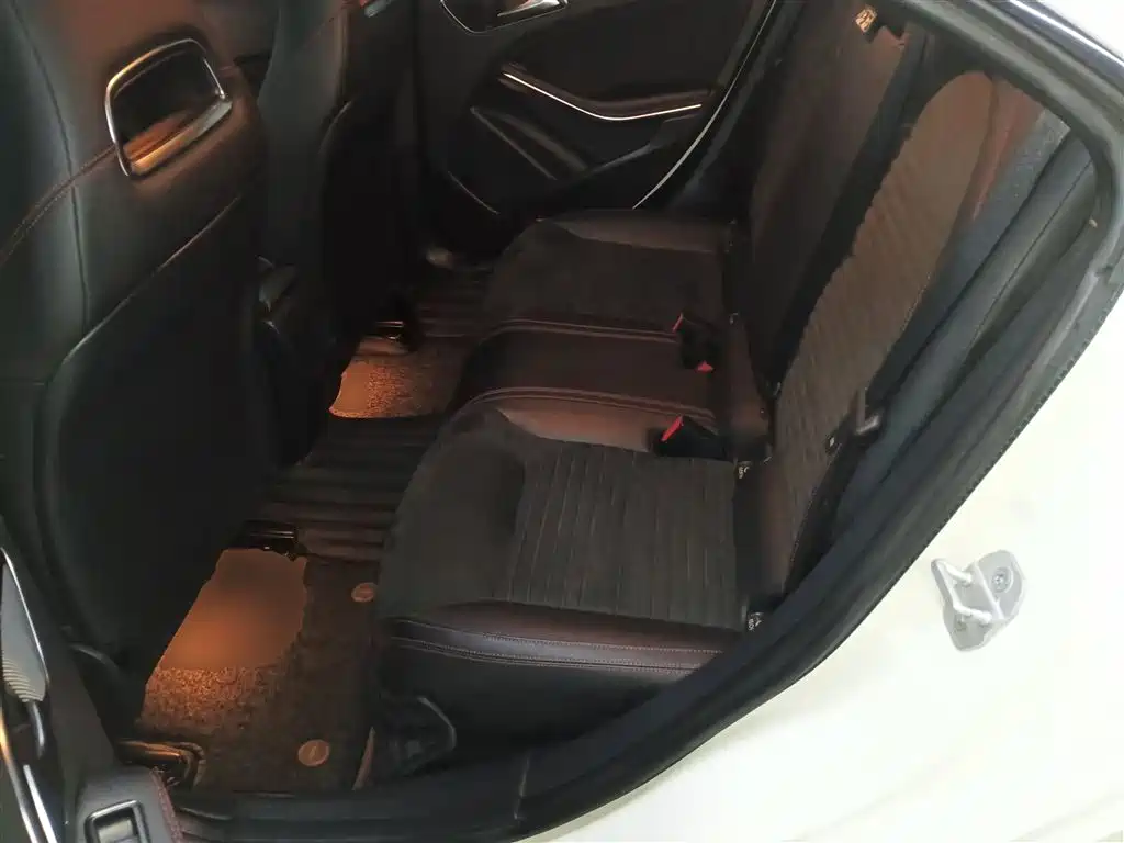 Mercedes-Benz CLA 2018 — фото 17