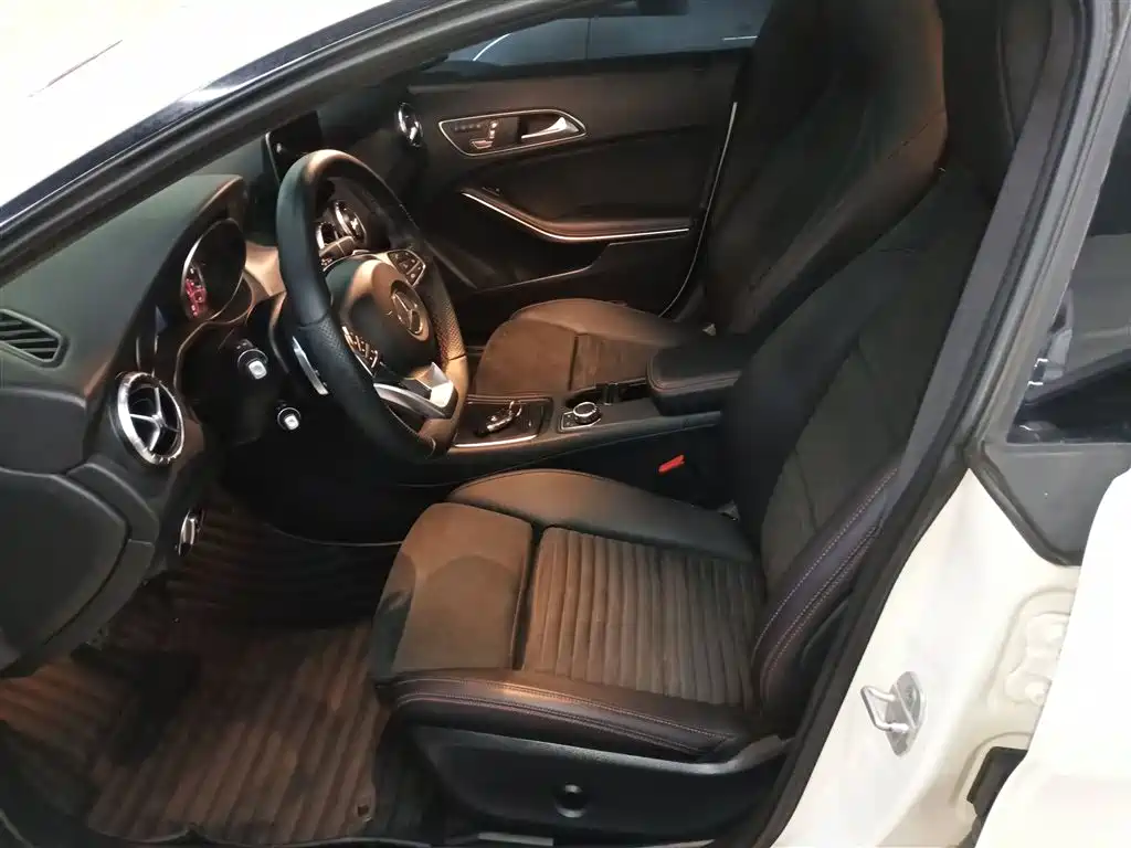 Mercedes-Benz CLA 2018 — фото 15