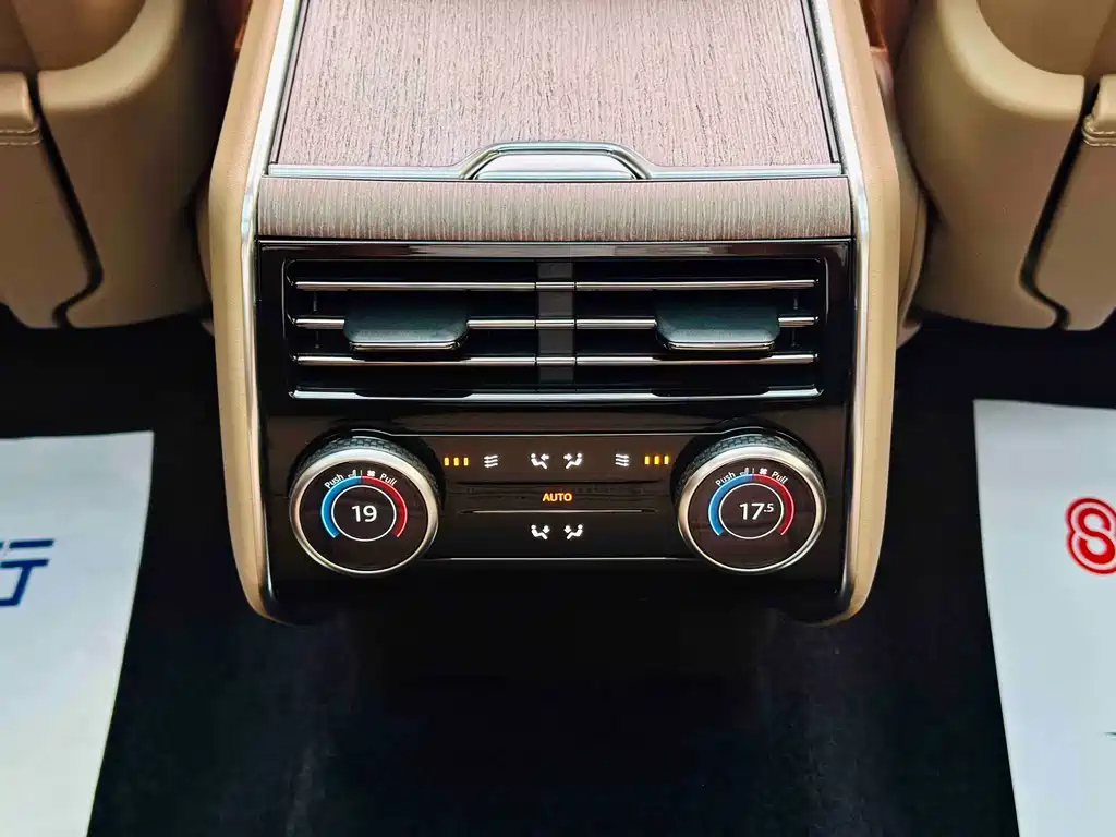 Land Rover Range Rover 2024 — фото 17