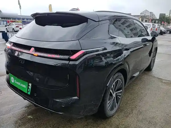 Lynk & Co 08 EM-P 2023