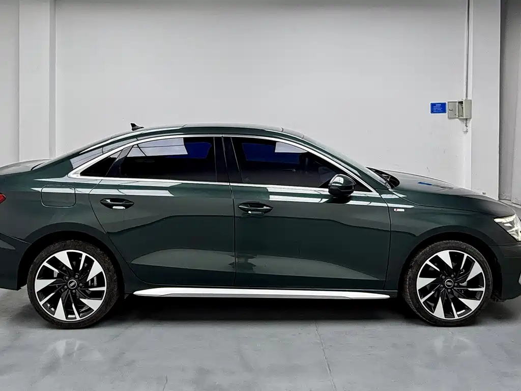 Audi A3 2023 — фото 15