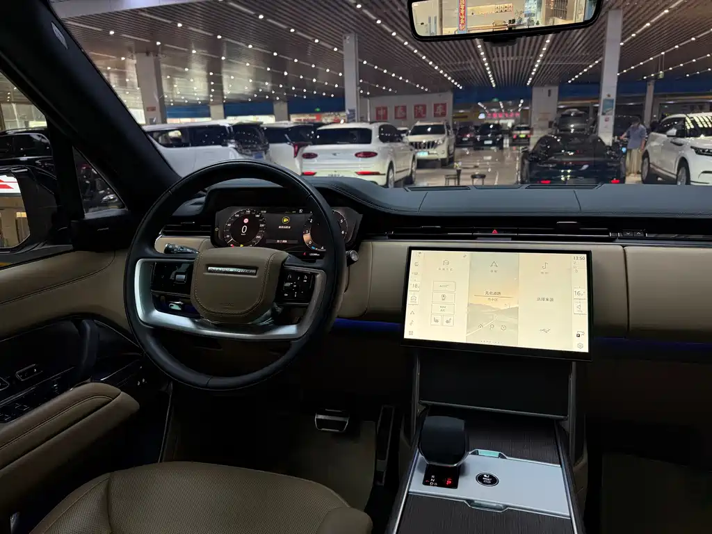 Land Rover Range Rover 2025 — фото 10