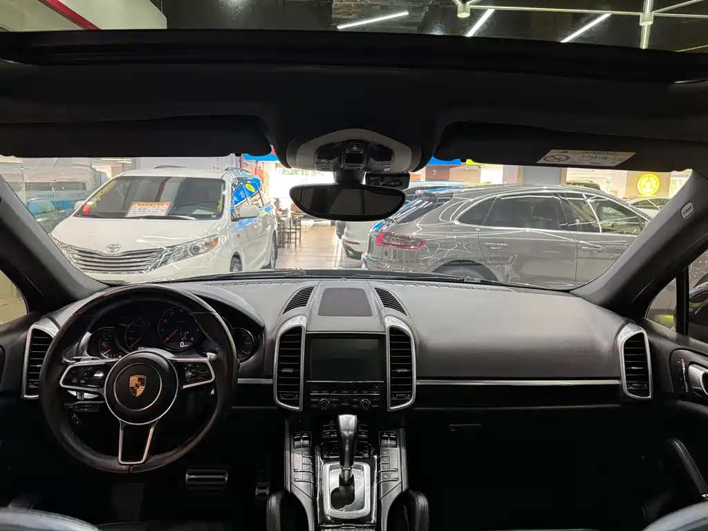 Porsche Cayenne 2016 — фото 11