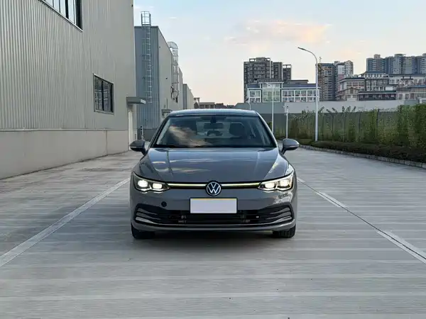 Volkswagen Golf 2021