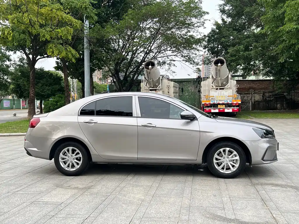 Geely Emgrand 2021 — фото 4