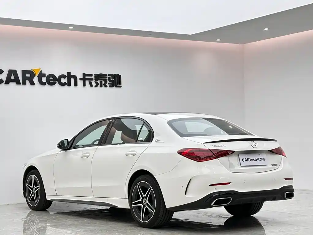 Mercedes-Benz C-Class 2023 — фото 3