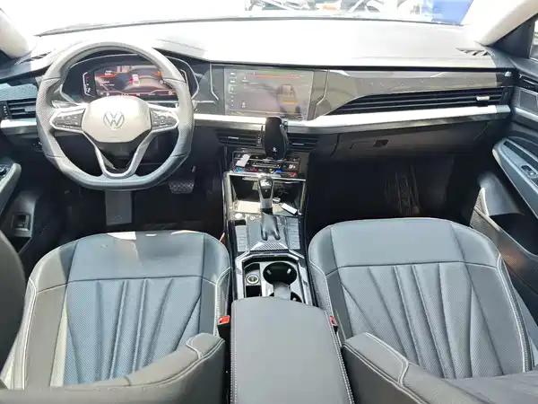 Volkswagen Passat 2024
