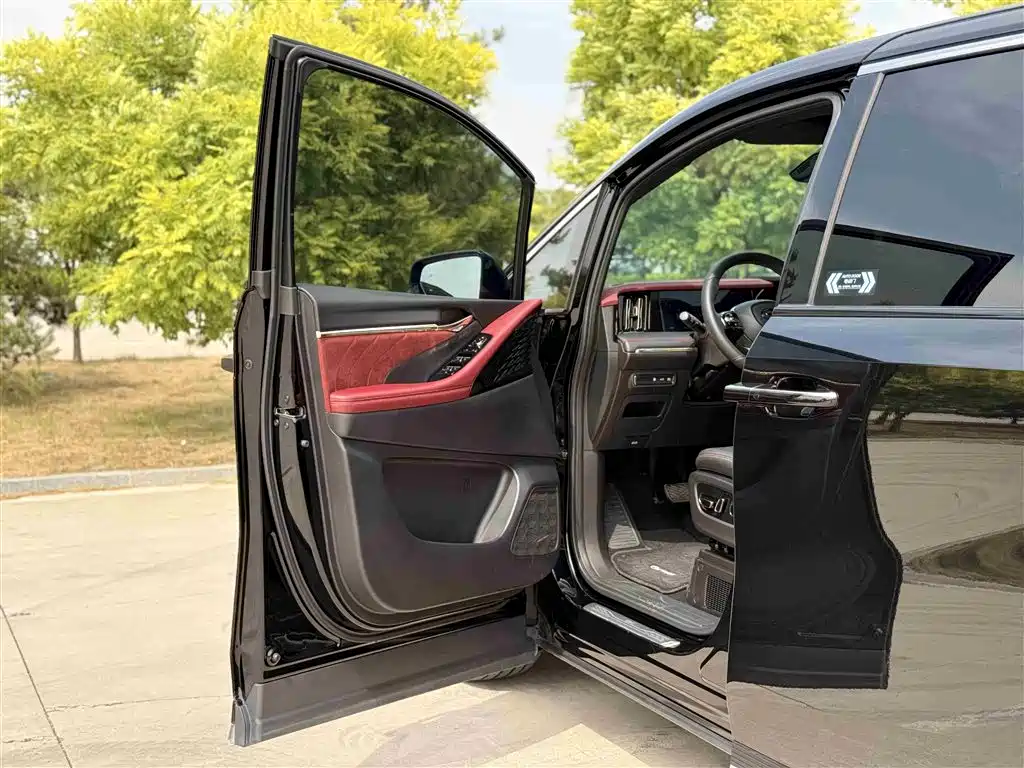 GAC Motor Trumpchi M8 2025 — фото 28