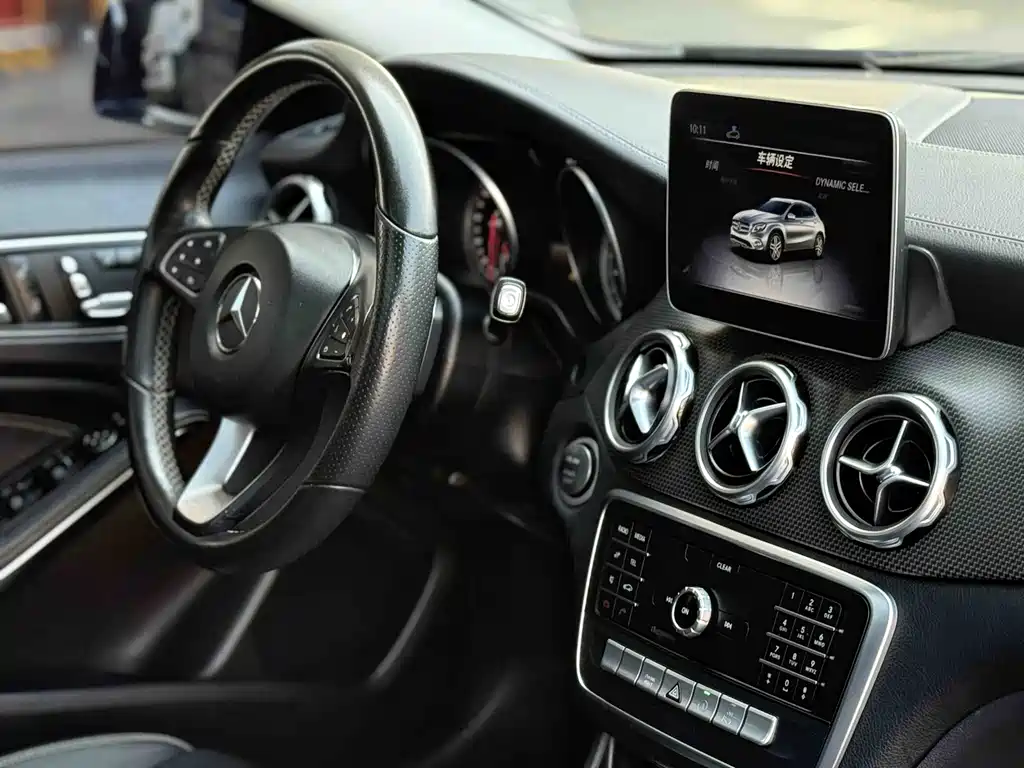 Mercedes-Benz GLA 2018 — фото 15