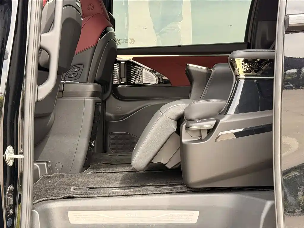 GAC Motor Trumpchi M8 2025 — фото 16
