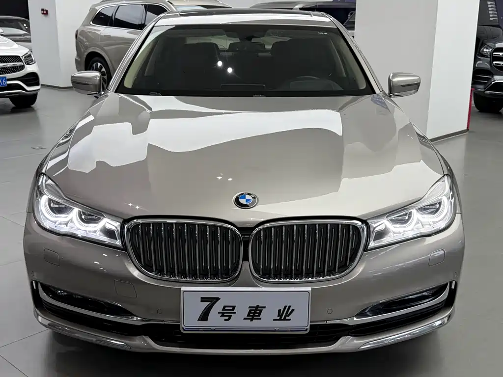 BMW 7 Series 2017 — фото 3