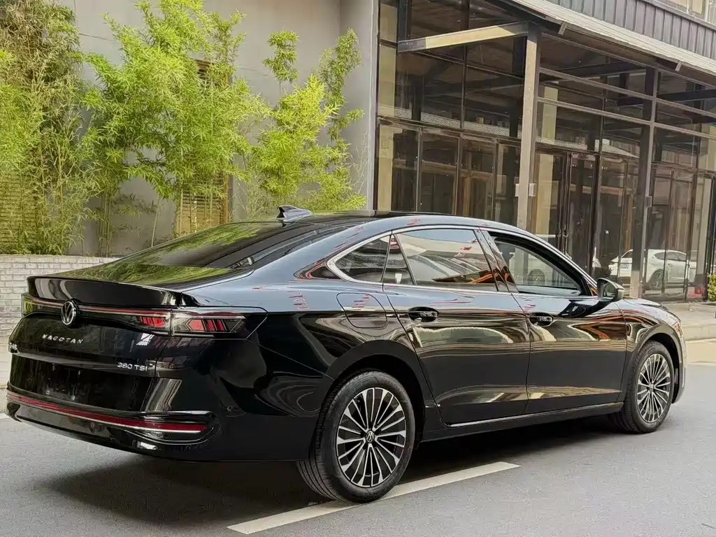 Volkswagen Magotan 2025