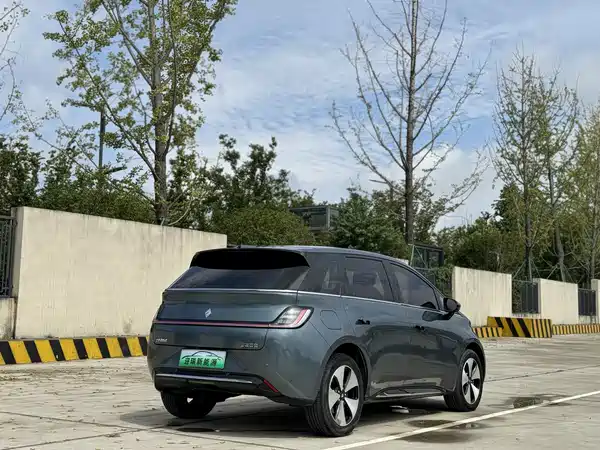 Baojun Yunduo 2023