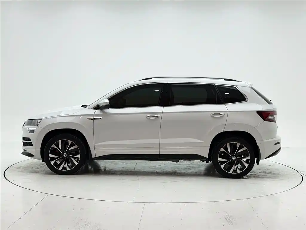 Skoda Karoq 2023 — фото 3