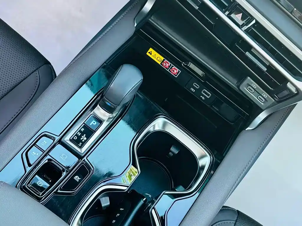 Lexus RX 2023 — фото 18