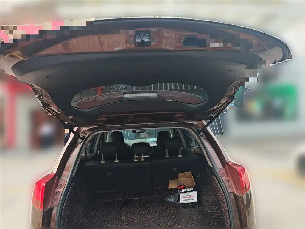 Toyota RAV4 2015 — фото 10