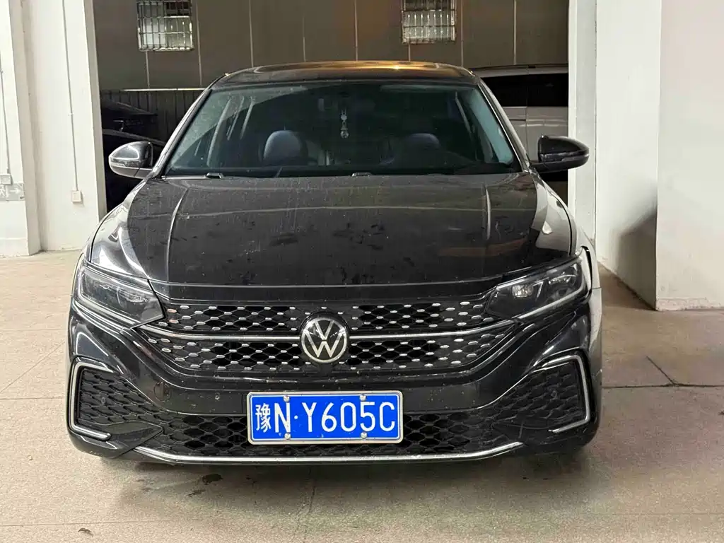 Volkswagen Passat 2023