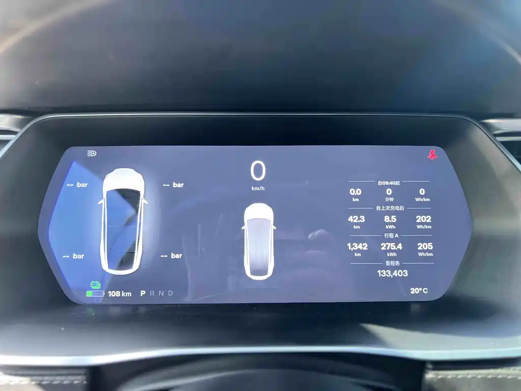 Tesla Model X 2017 — фото 10
