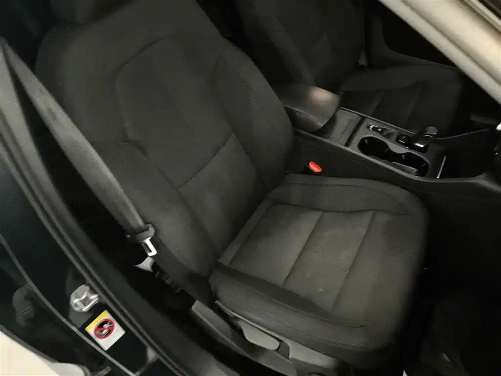 Volvo XC40 2021 — фото 20