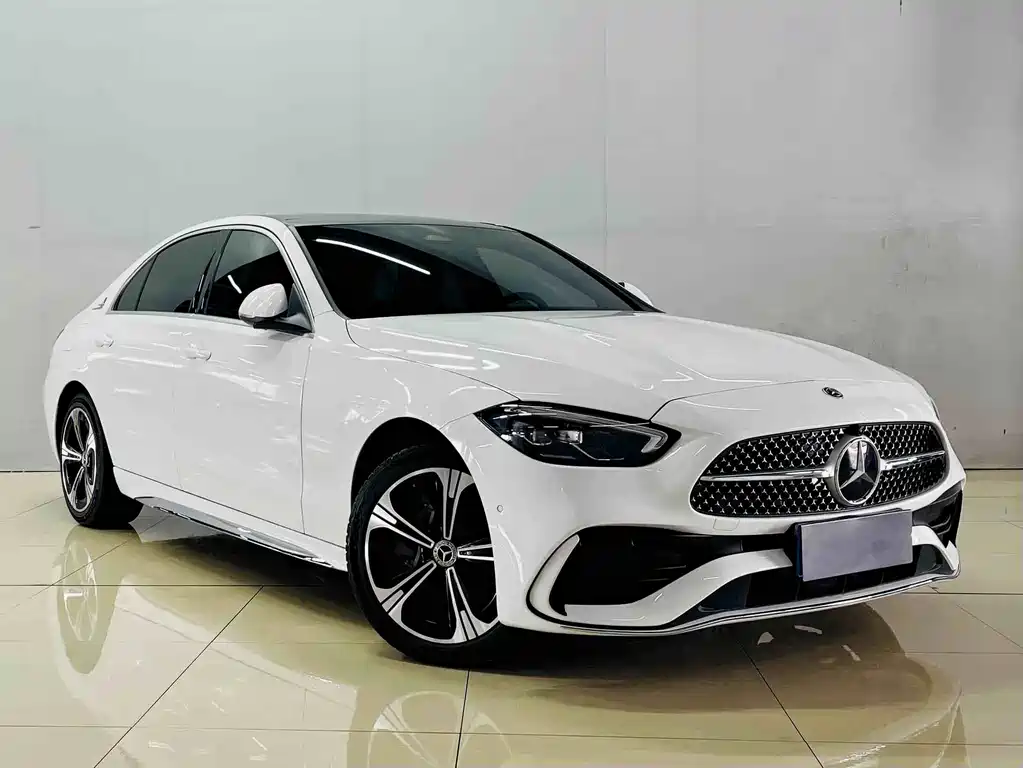 Mercedes-Benz C-Class 2023 — фото 3