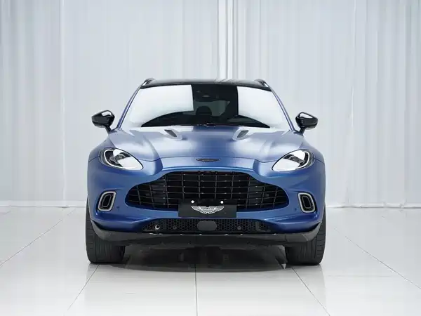 Aston Martin DBX 2022