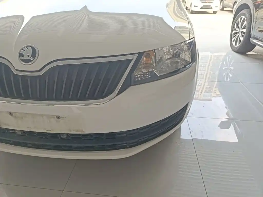 Skoda Rapid Spaceback 2016 — фото 24