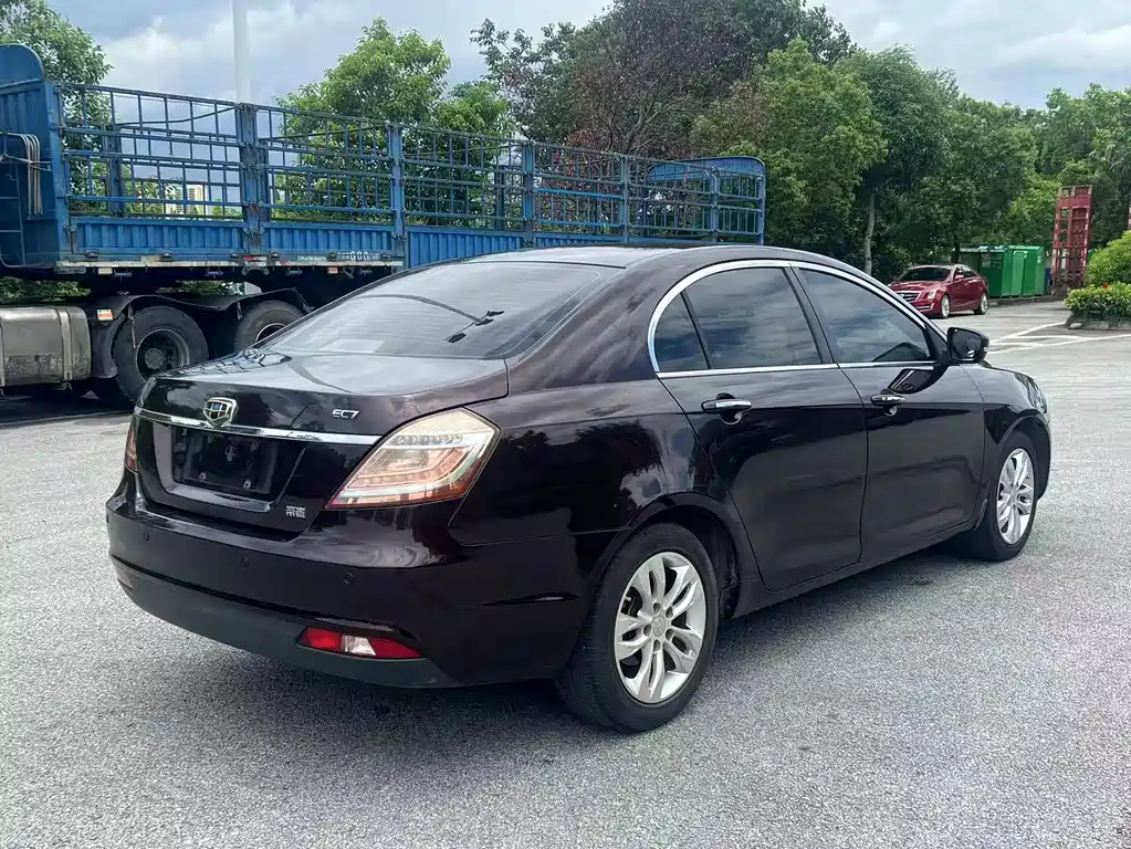 Geely Emgrand 2015