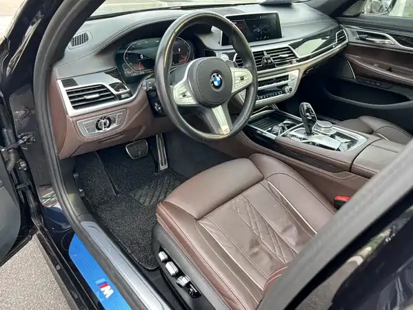 BMW 7 Series 2021