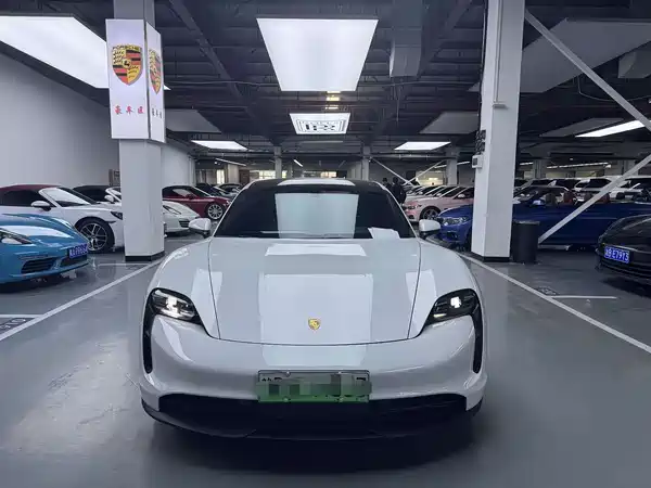Porsche Taycan 2021