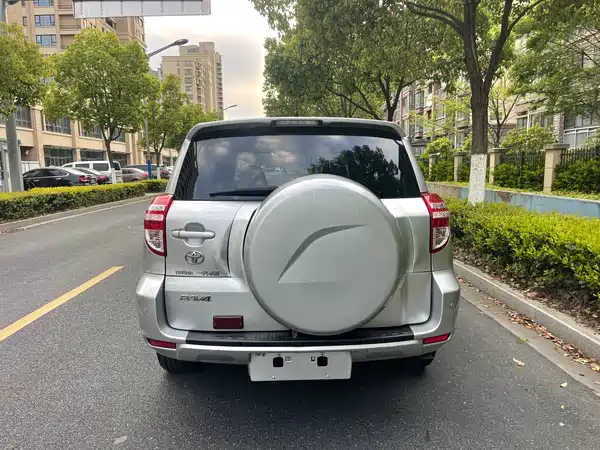 Toyota RAV4 2010