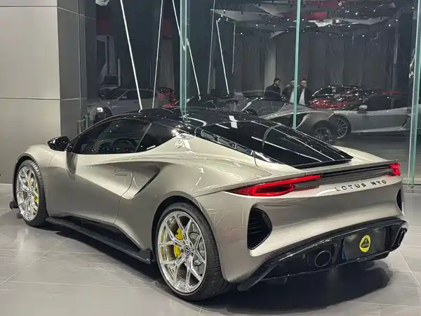Lotus EMIRA 2025