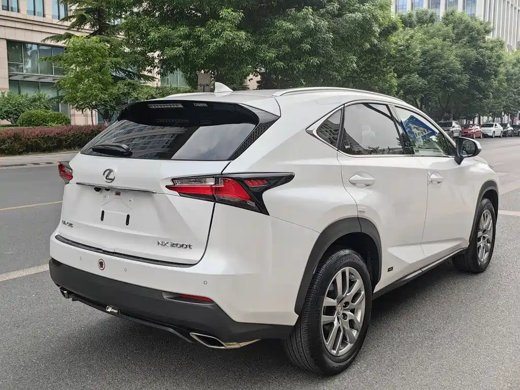 Lexus NX 2017 — фото 7