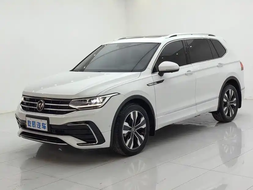 Volkswagen Tiguan L 2024 — фото 1