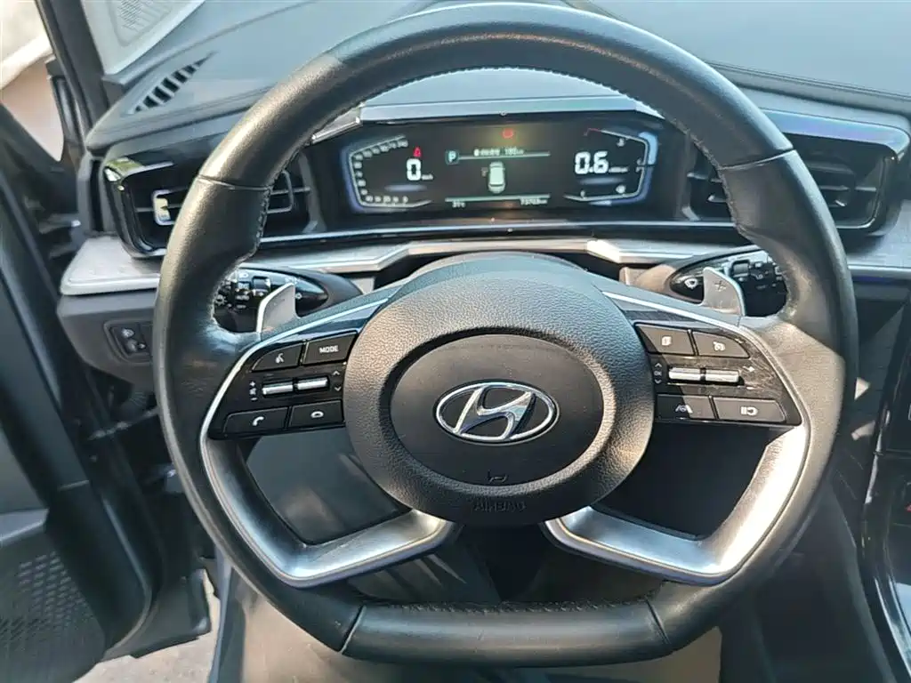 Hyundai Custo 2023 — фото 11