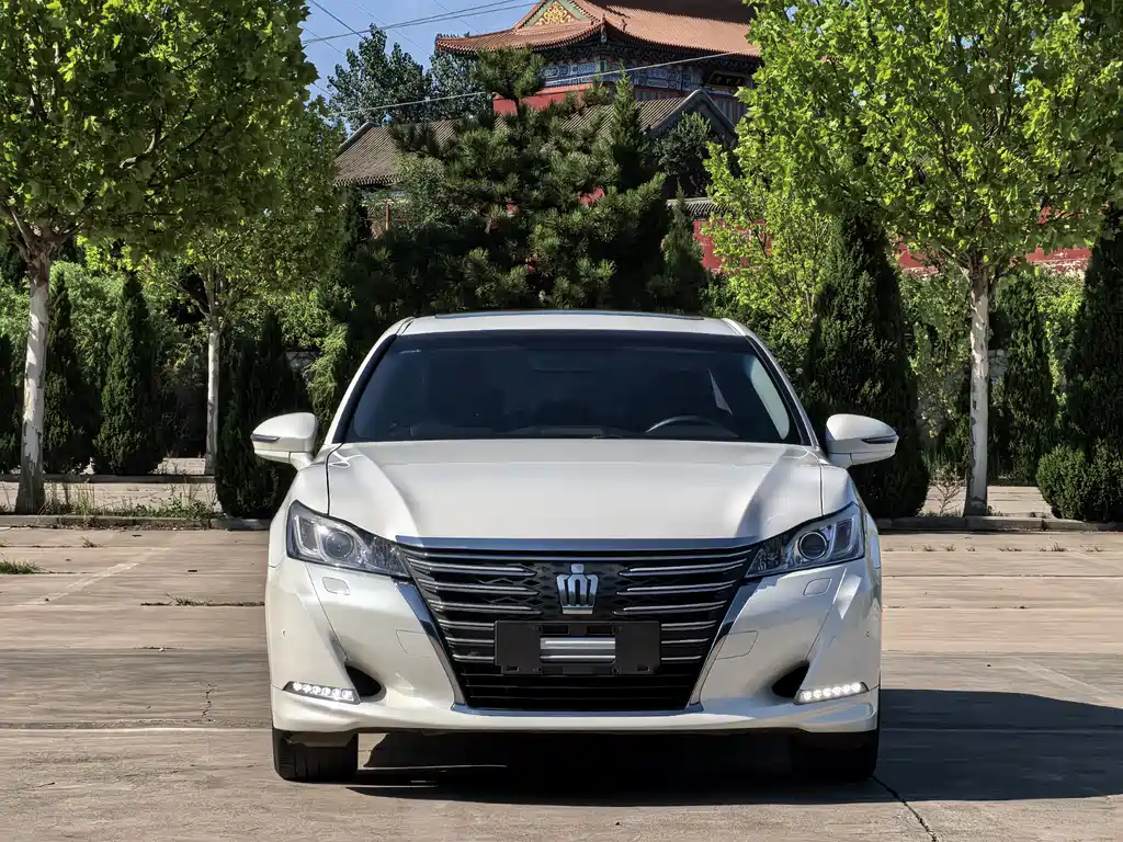 Toyota Crown 2017 — фото 2