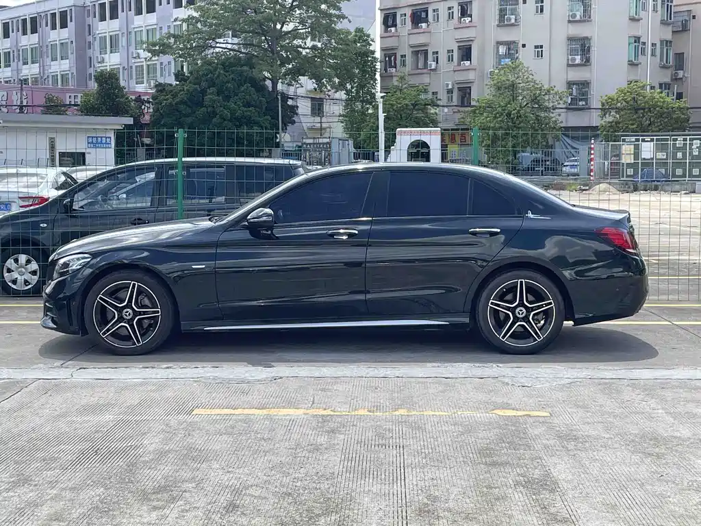 Mercedes-Benz C-Class 2021