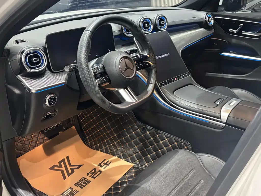 Mercedes-Benz C-Class 2024 — фото 11