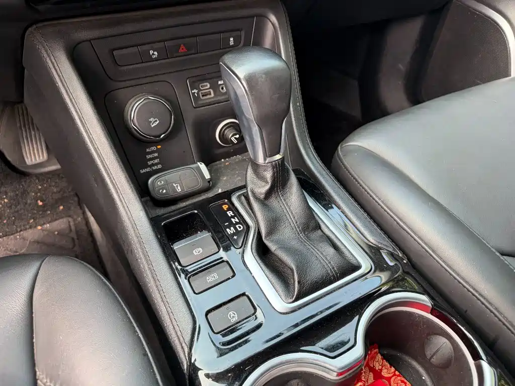 Jeep Grand Commander 2019 — фото 9