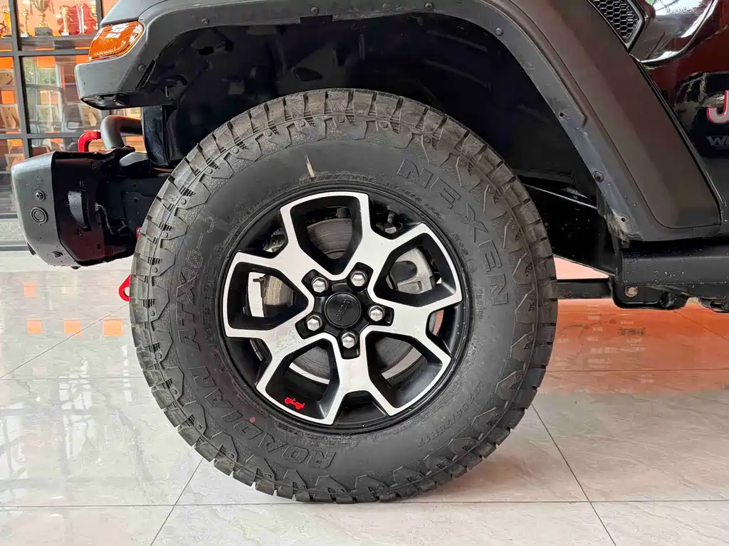 Jeep Wrangler 2024 — фото 15