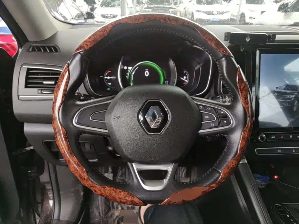 Renault Koleos 2018 — фото 11