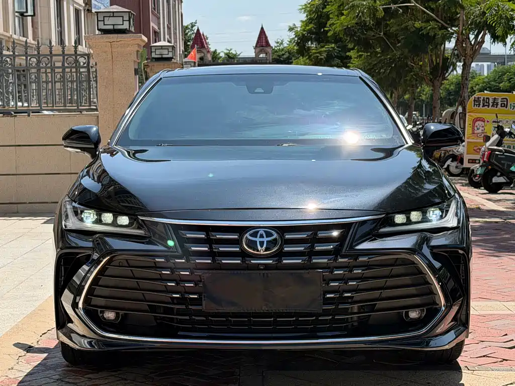 Toyota Avalon 2023 — фото 2