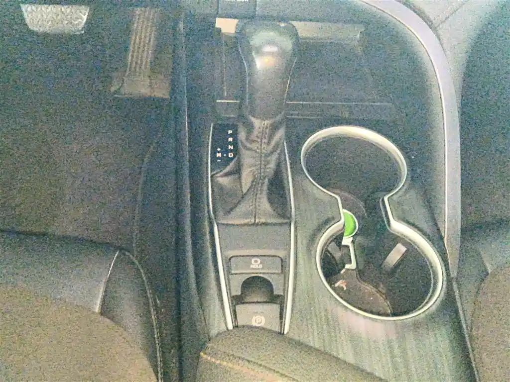 Toyota Camry 2022 — фото 14