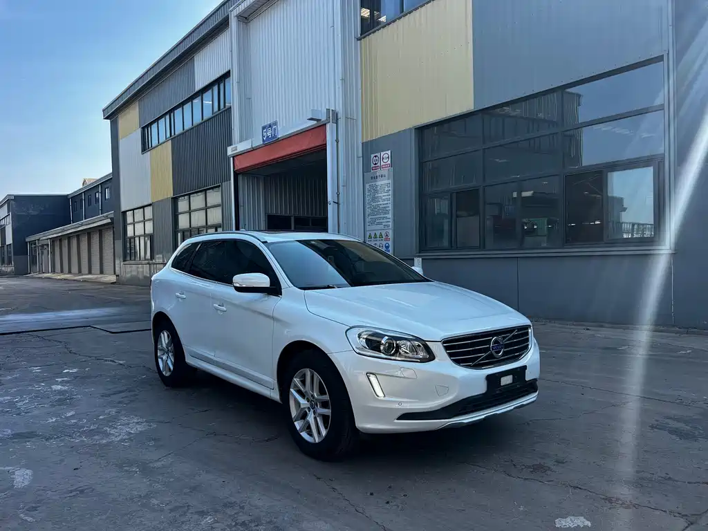 Volvo XC60 2017 — фото 3