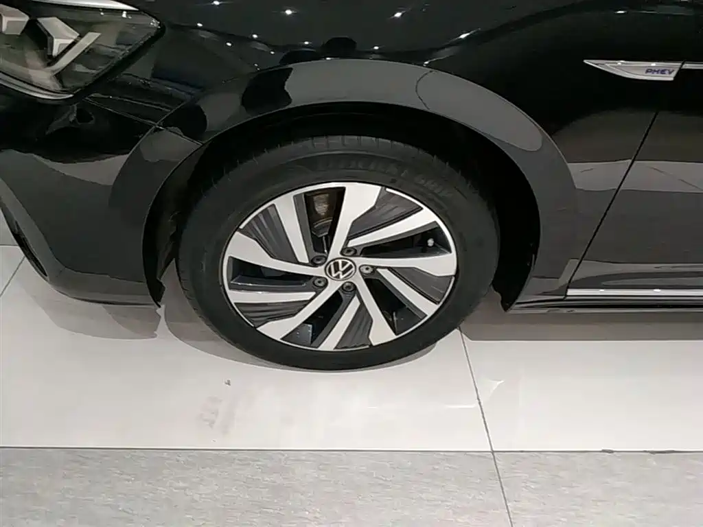 Volkswagen Passat New Energy 2023 — фото 22