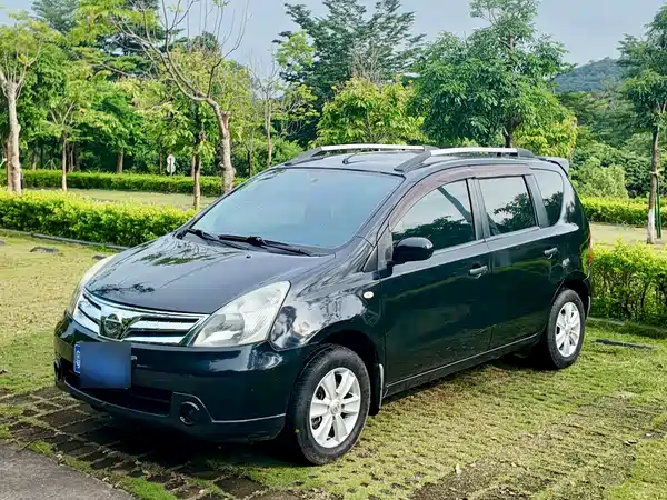 Nissan Livina 2011