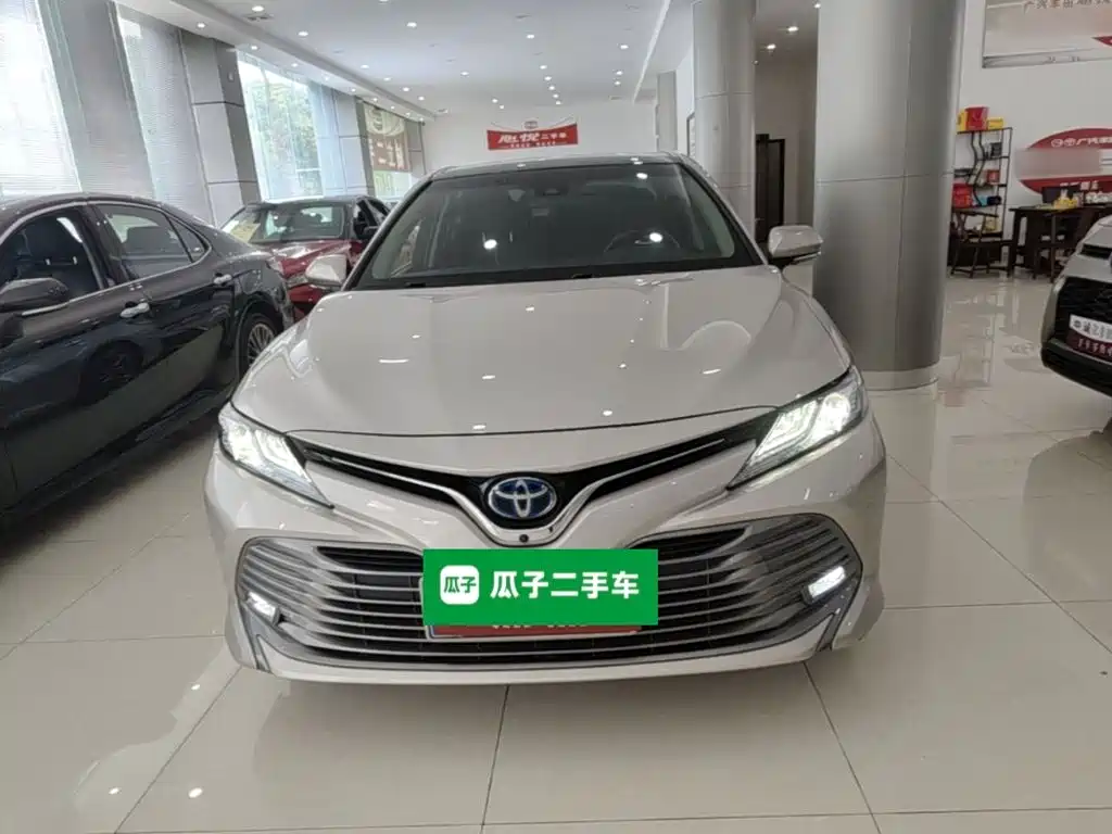 Toyota Camry 2020 — фото 3