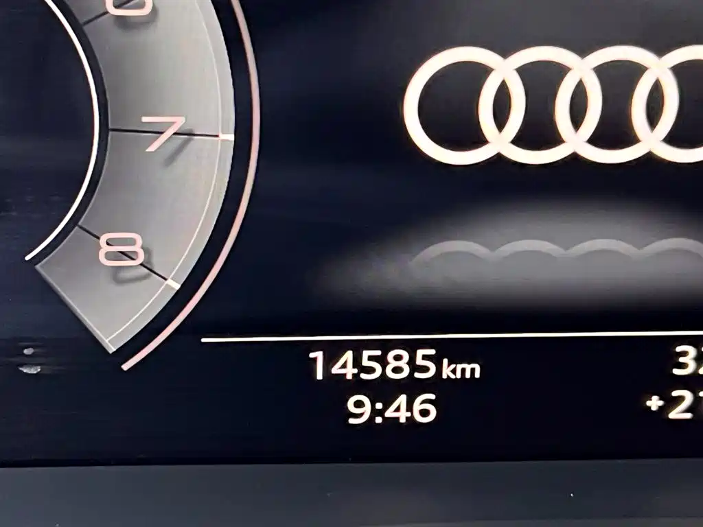 Audi A7L 2024 — фото 16