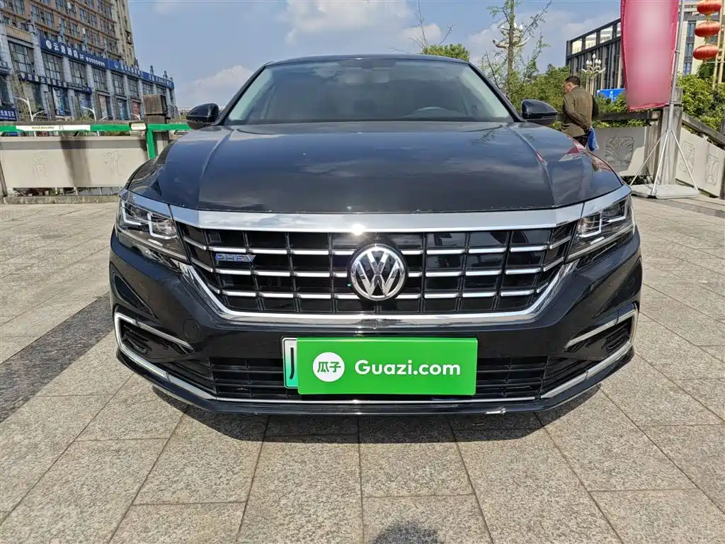 Volkswagen Passat New Energy 2020 — фото 3