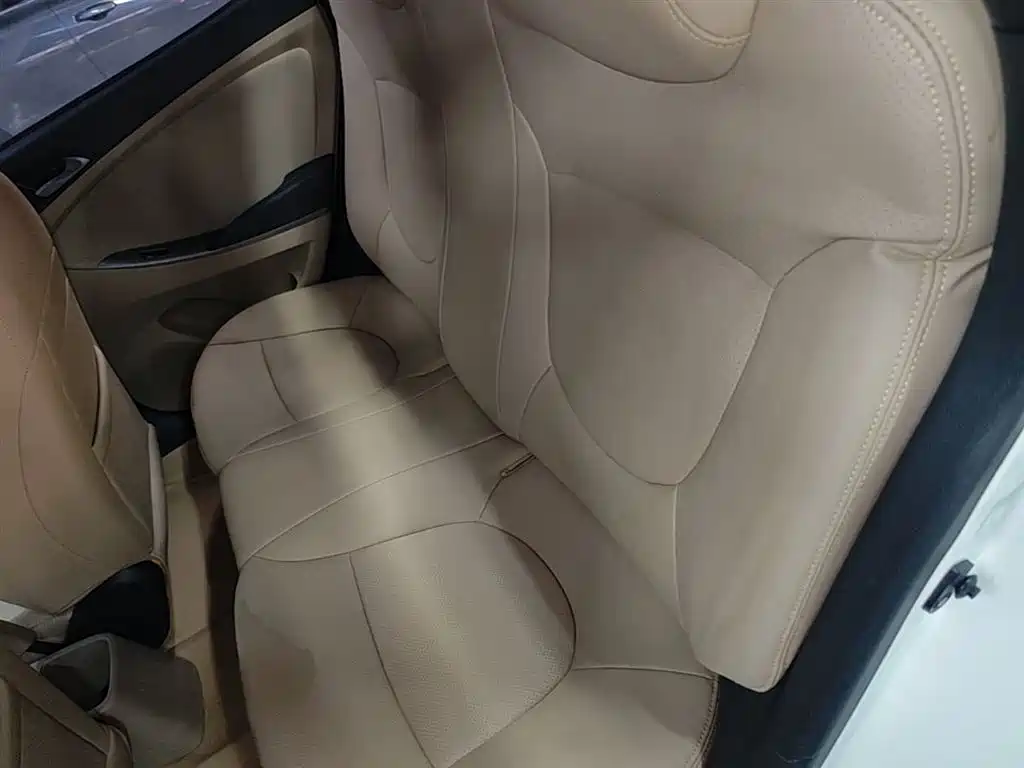 Hyundai Verna 2016 — фото 17
